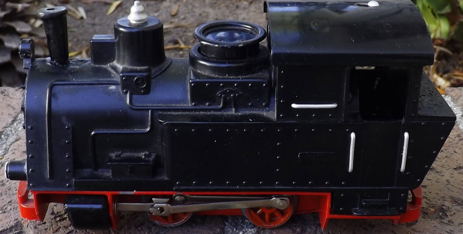 Biller Bahn locomotive ,Oe scale (O scale on HO rails) , the rarer BO version, Made in Germany, (1 of 4)