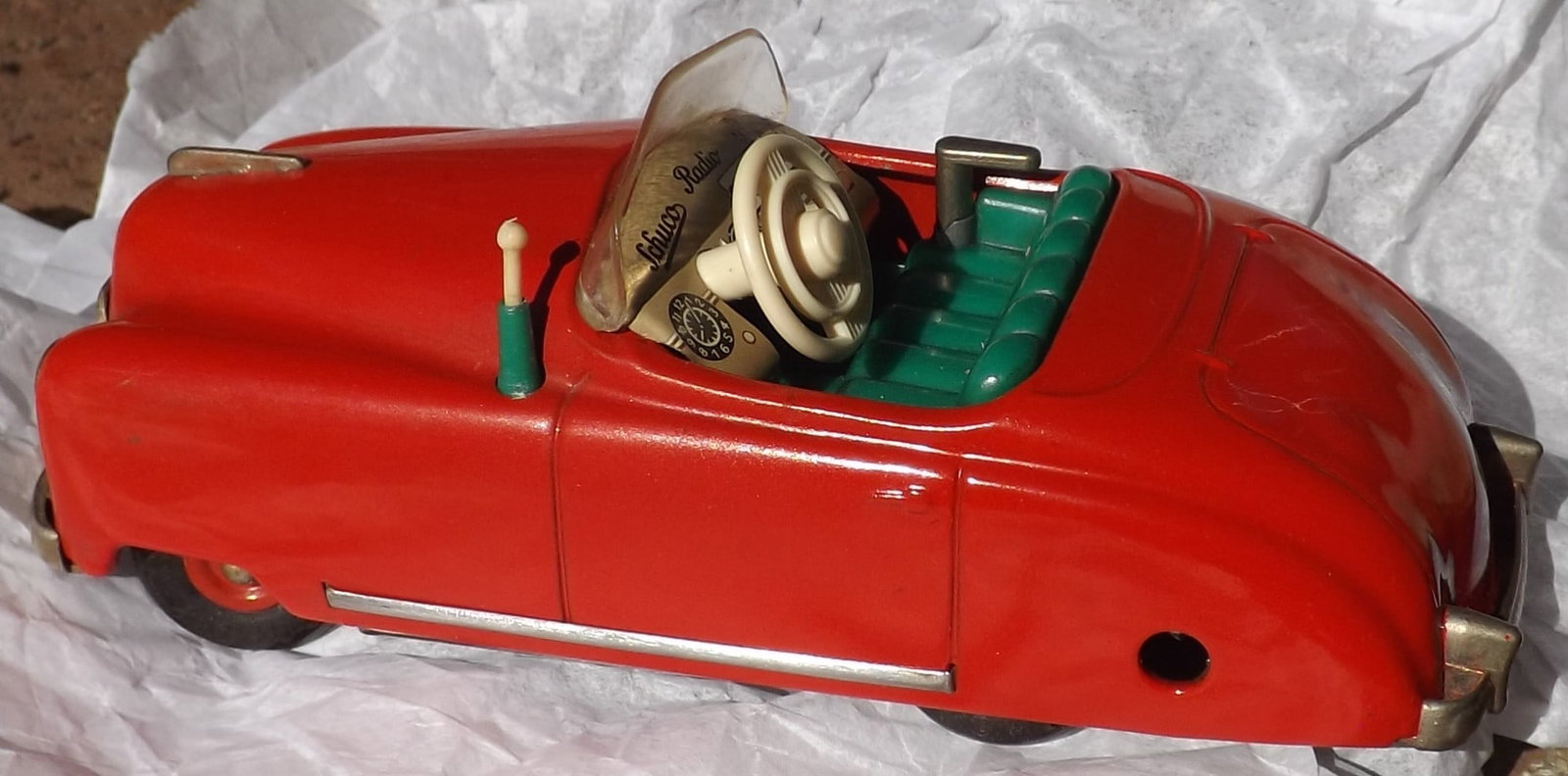Schuco "Radio" 4012 (made in Western Germany) car, rack and pinion steering,Swiss music box,c10,.: Schuco "Radio" 4012 (made in Western Germany) car, rack and pinion steering,Swiss music box,c10,. Reserve: $319.00 Shipping: Domestic: Flat rate of $35.00 to anywhere within the contiguous U.S. Intern