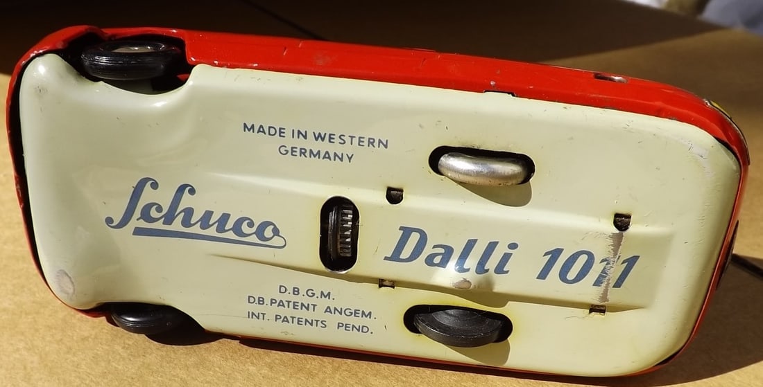 Schuco Dalli 1011 , Made in Germany ,c8.5, no-fall of the table action. - 5