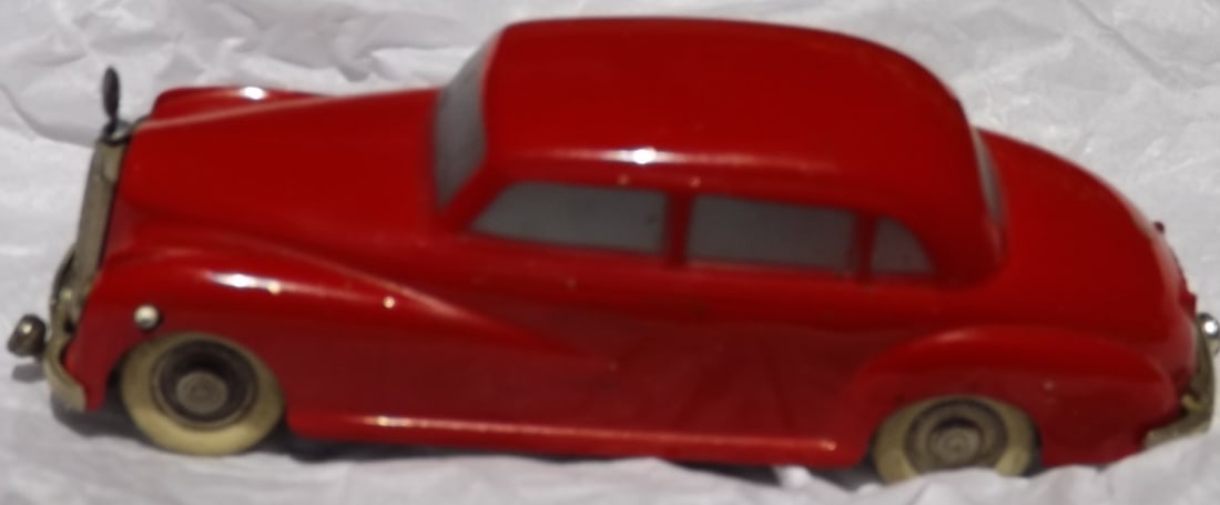 Prameta Mercedes , Made in US Zone Germany 1948,c9, with 5 programmable patterns.: Prameta Mercedes , Made in US Zone Germany 1948,c9, with 5 programmable patterns. Reserve: $239.00 Shipping: Domestic: Flat rate of $25.00 to anywhere within the contiguous U.S. International: Flate