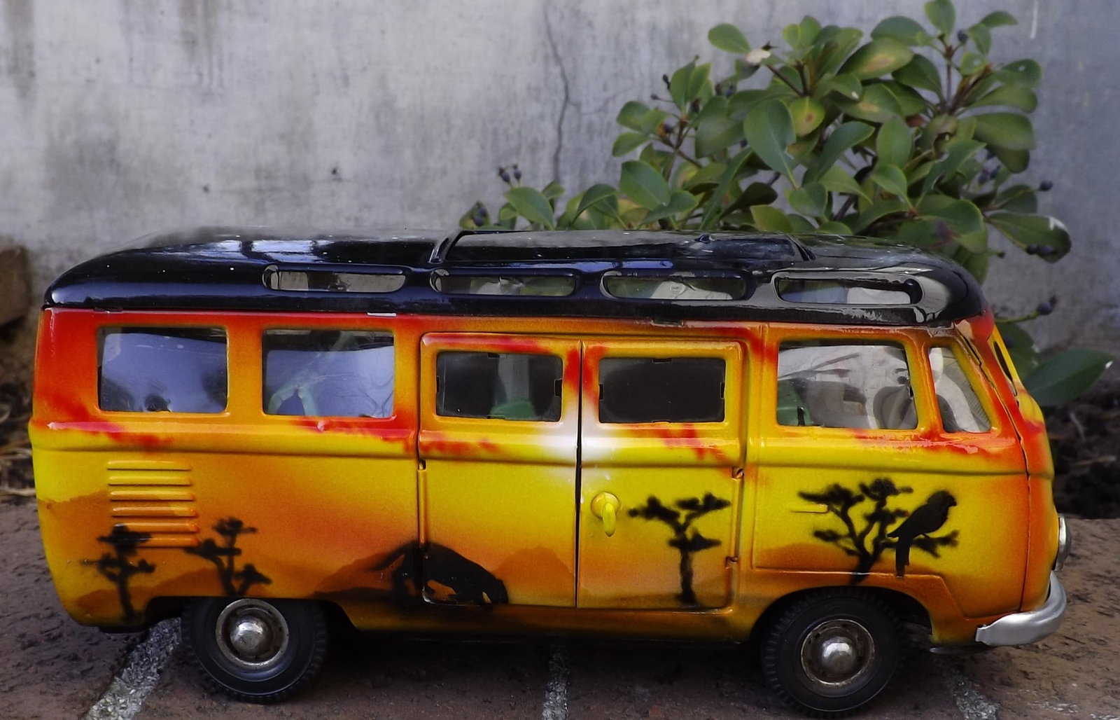 Tippco VW bus TCO-020 (Made in Germany), friction, c9 ,.: Tippco VW bus TCO 020 (Made in Germany), friction, c9 ,. Reserve: $559.00 Shipping: Domestic: Flat rate of $35.00 to anywhere within the contiguous U.S. International: Flate rate of $55.00 .