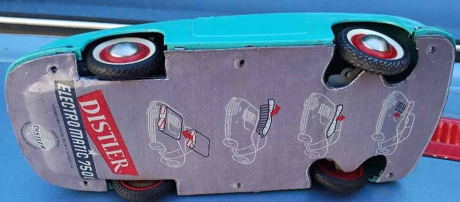 Distler Porsche car (Made in Germany), battery driven, realistic manual transmission with two speeds - 3