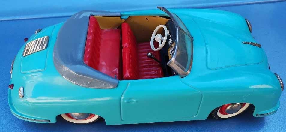 Distler Porsche car (Made in Germany), battery driven, realistic manual transmission with two speeds - 5