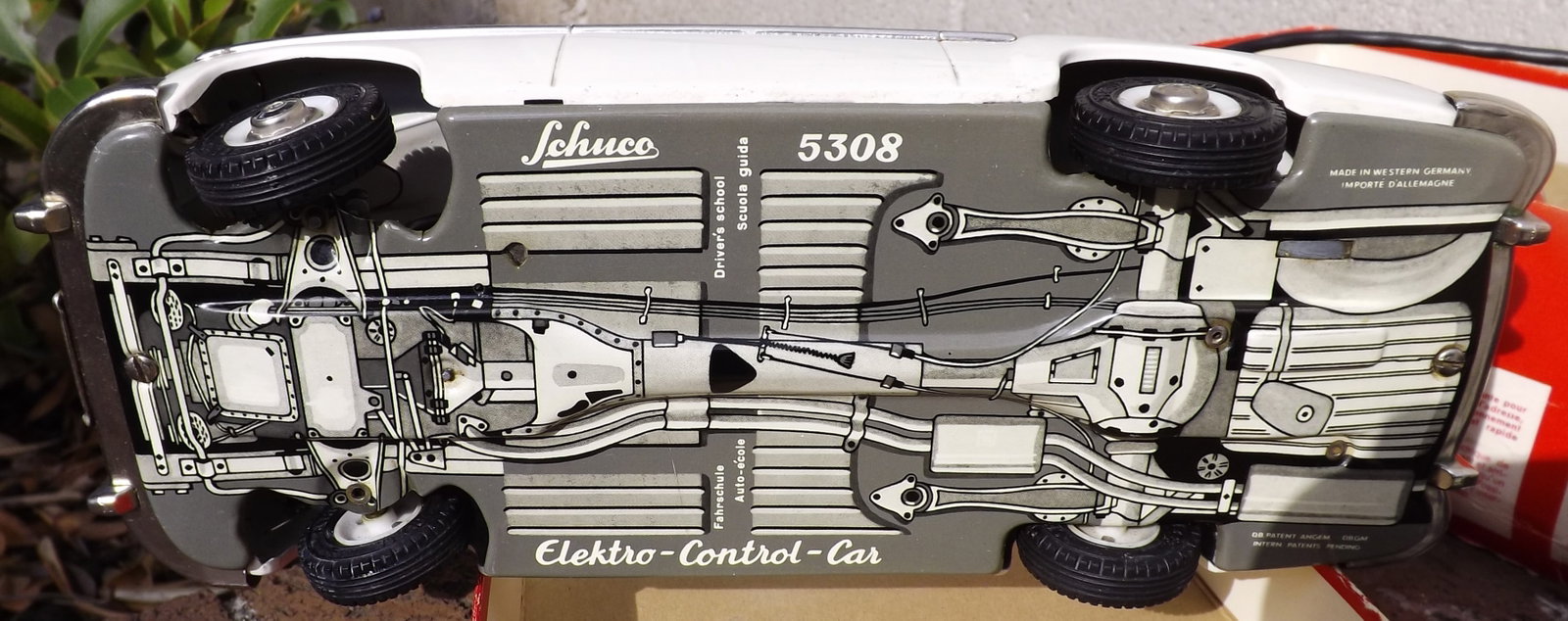 Schuco Control Car 5308, B/O , the rarer version with operating headlights, boxed, with all the - 7