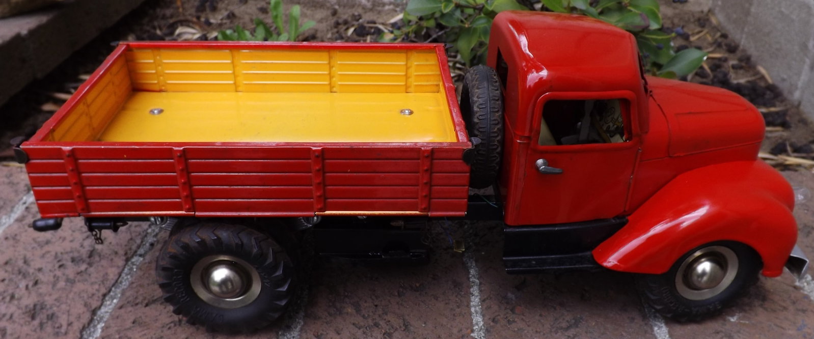 Gama 501 tipper truck (Made in Germany), windup motor with neutral, forward, reversse, true - 3