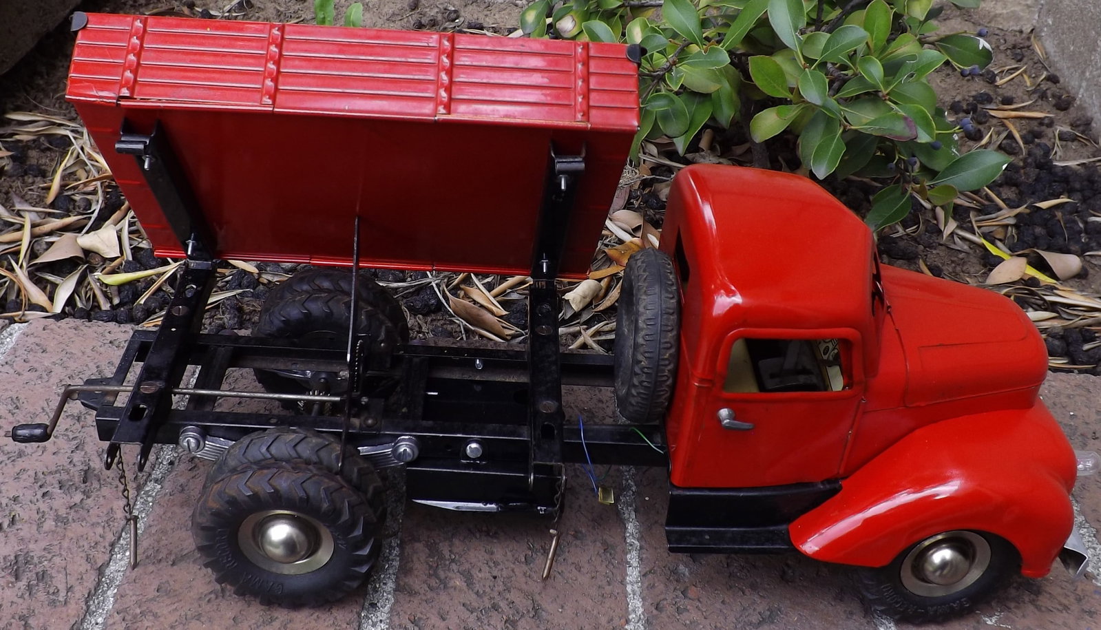 Gama 501 tipper truck (Made in Germany), windup motor with neutral, forward, reversse, true - 5