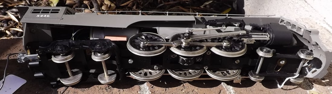 NYC "Dreyfuss" 4-6-4 all brass locomotive, O scale, two-rail DC, c10. - 3