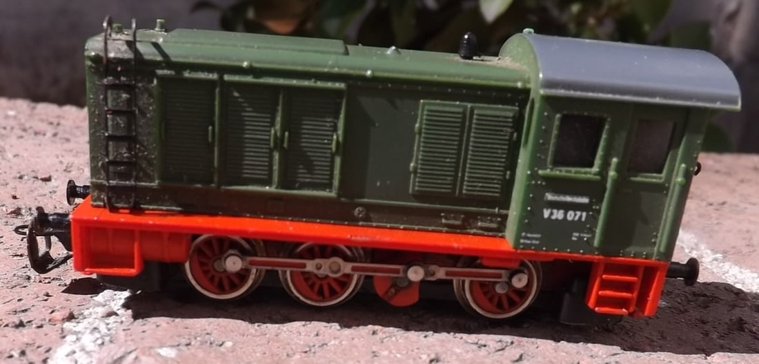 Made in Germany "Zeuke" diesel locomotive, TT scale , c10.: Made in Germany "Zeuke" diesel locomotive, TT scale , c10. Reserve: $39.00 Shipping: Domestic: Flat rate of $15.00 to anywhere within the contiguous U.S. International: Flate rate of $30.00 . Internat