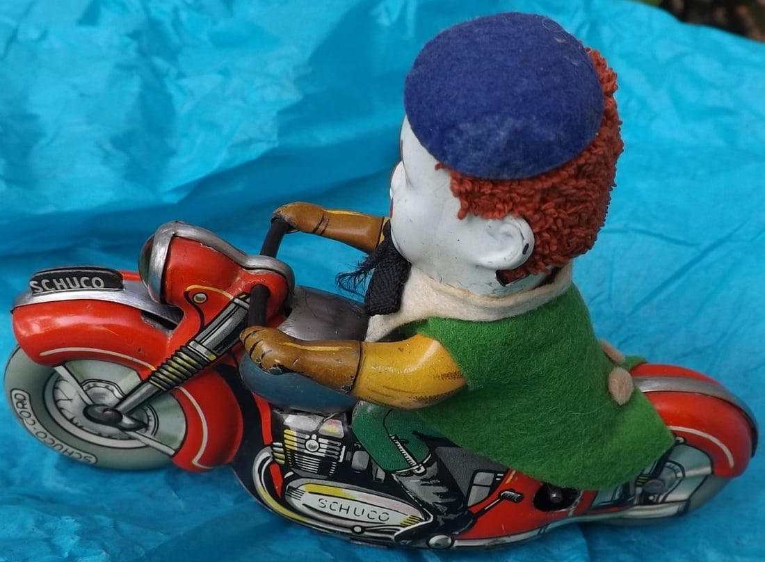 Motorcycle with clown, Schuco 1007, windup , c9. - 4
