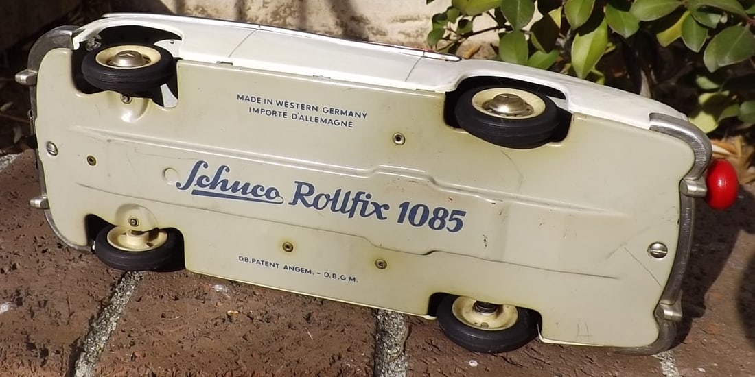 Schuco Rolfix 1080 (Made in Germany 1960), windup through a unique pull cord system, the rarest red - 5