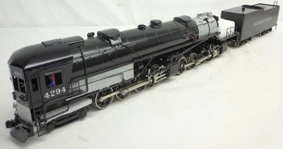 Williams brass #7002 Southern Pacific 2-8-8-4 Cab Forward in OB, all brass ,gauge O, electric,c10 in - 2