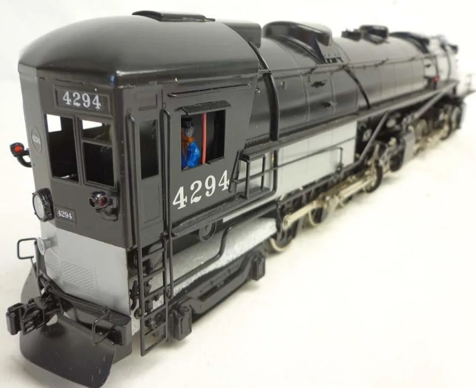 Williams brass #7002 Southern Pacific 2-8-8-4 Cab Forward in OB, all brass ,gauge O, electric,c10 in - 3
