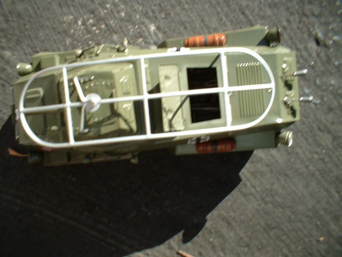 Tippco WH-196 "Panzerspahwagen" , 8 wheels, windup, forward/rear control and brake, c9.5.Two hatches - 6