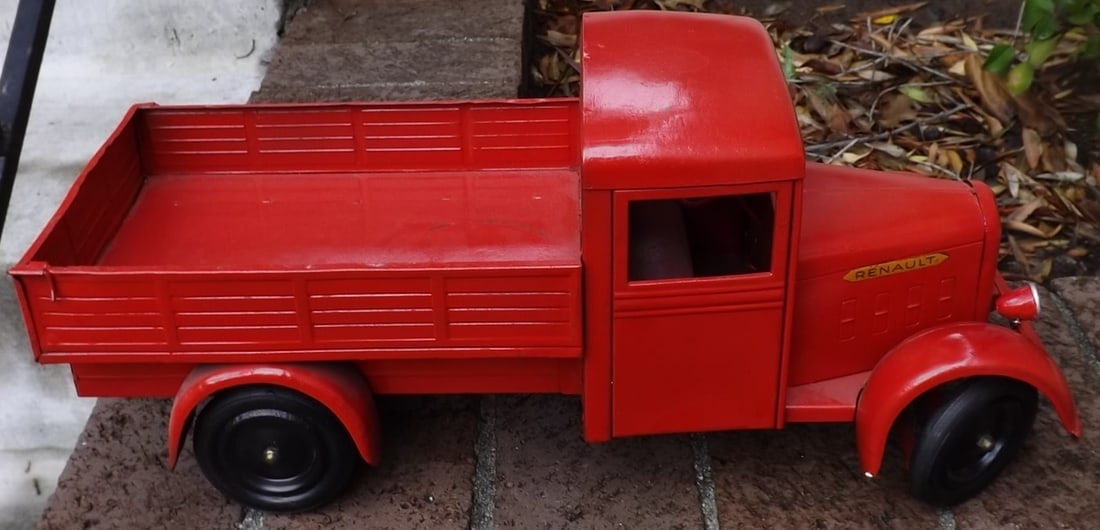 CIJ Renault "Camionage" windup truck, rack and pinion steering , Made in France 1930's, c9. - 3