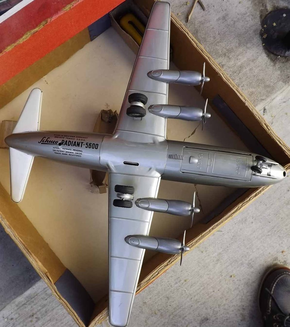 Schuco Radiant 5600 PanAm , the very much sought after Vickers Viscount plane type, with complex - 5