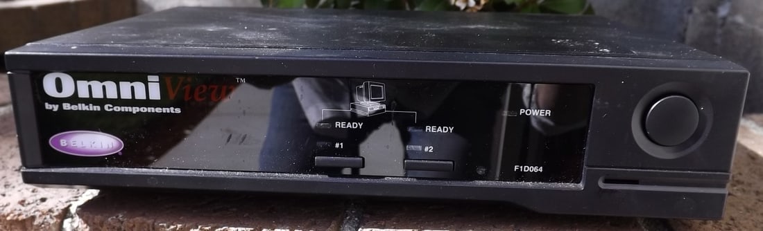 Omni Video Switch for two monitors and one CPU, c10. - 2