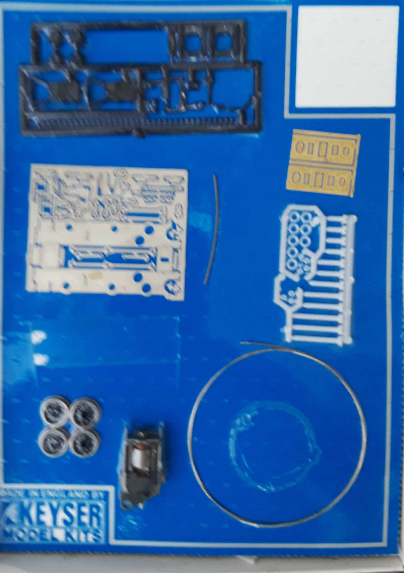 Keyser (UK) metal kit for "Glasskasten" German loco, c9 in c10 box, instructions, motor and Romford - 4