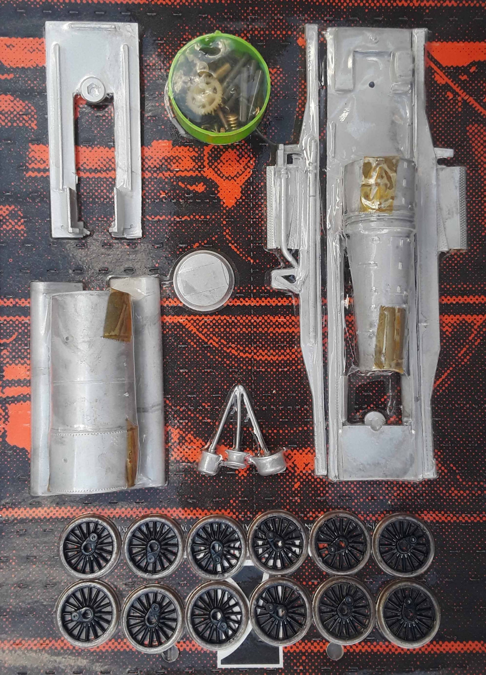 Keyser (UK) metal kit for "Beyer - Garratt" UK loco, c10 in c9 box, instructions, motor and Romford - 2