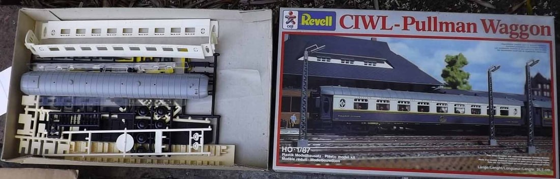 Revell CIWL (Compagnie Internationale des Wagons Lits) Pullman kit , c10 in c10 box.: Revell CIWL (Compagnie Internationale des Wagons Lits) Pullman kit , c10 in c10 box. Reserve: $18.00 Shipping: Domestic: Flat rate of $15.00 to anywhere within the contiguous U.S. International: