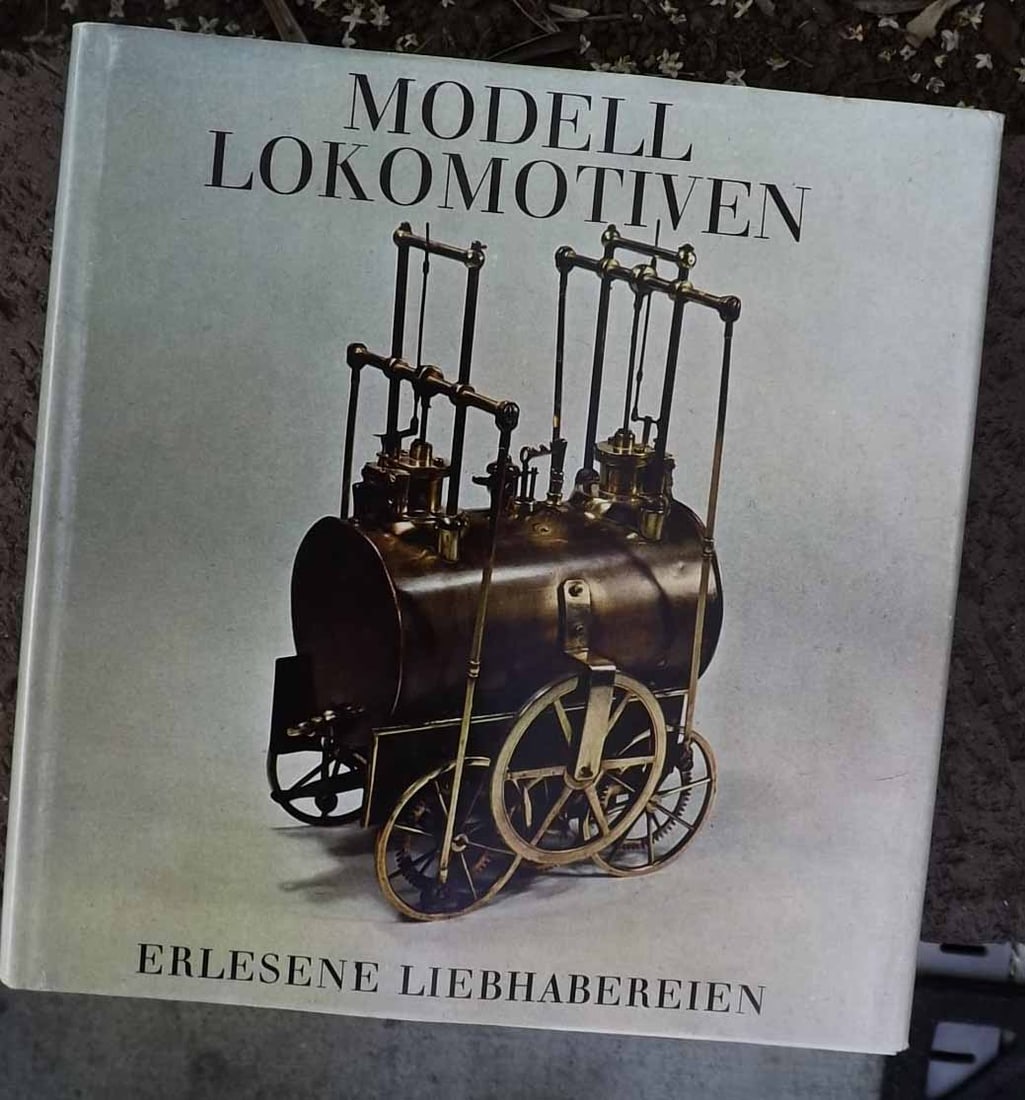 Model locomotive book.: Model locomotive book. Reserve: $40.00 Shipping: Domestic: Flat rate of $10.00 to anywhere within the contiguous U.S. International: Foreign shipping rates are determined by destination.