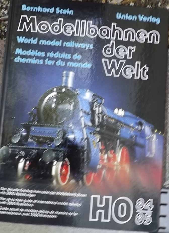 Model locomotive book.: Model locomotive book. Reserve: $40.00 Shipping: Domestic: Flat rate of $10.00 to anywhere within the contiguous U.S. International: Foreign shipping rates are determined by destination. International