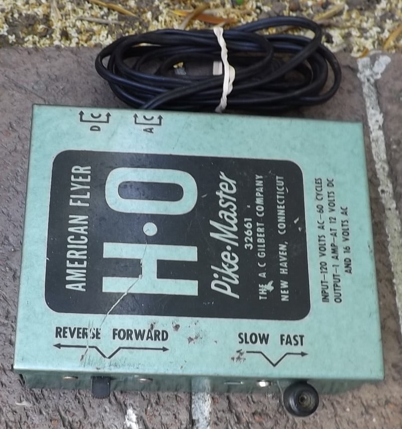 American Flyer train controller.: American Flyer train controller. Reserve: $21.00 Shipping: Domestic: Flat rate of $18.00 to anywhere within the contiguous U.S. International: Flate rate of $45.00 . International shipping may be