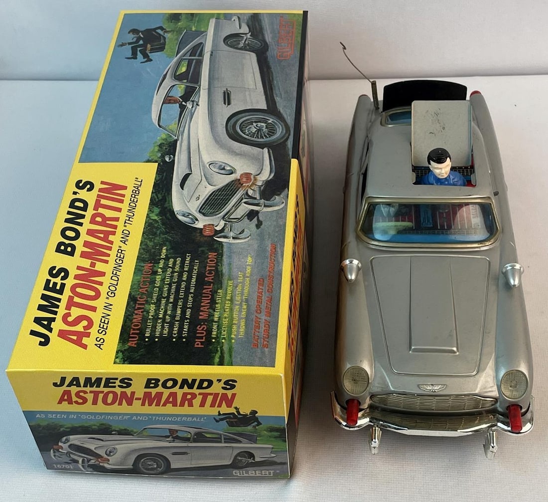 A.C.Gilbert James Bond Aston Martin DB5 (Made in Japan), the guns come out from the front ,battery - 2