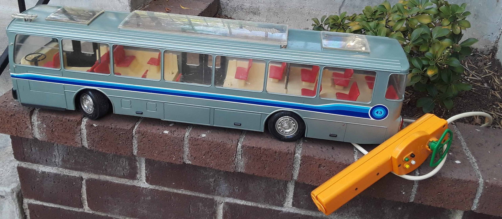 Rico Mercedes bus (made in Spain), c9, battery operated, multiple functions: 1.idling, 2.forward, - 2