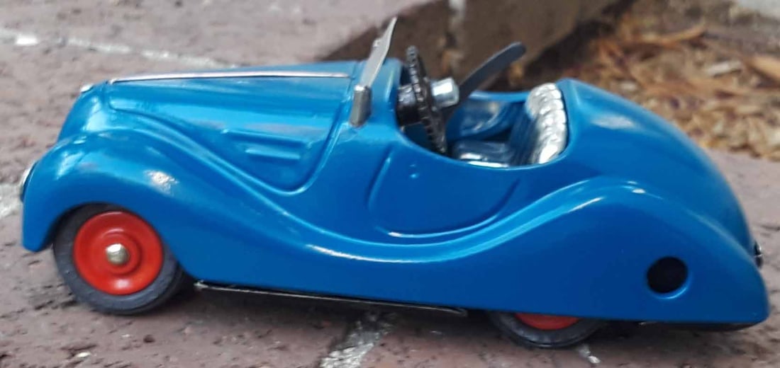 Schuco Akustico Roadster (made in Germany), BMW 328 car, c10, two windup motors, one for horn and: Schuco Akustico Roadster (made in Germany), BMW 328 car, c10, two windup motors, one for horn and the other for propulsion, rack and pinion steering. Reserve: $119.00 Shipping: Domestic: Flat rate of 