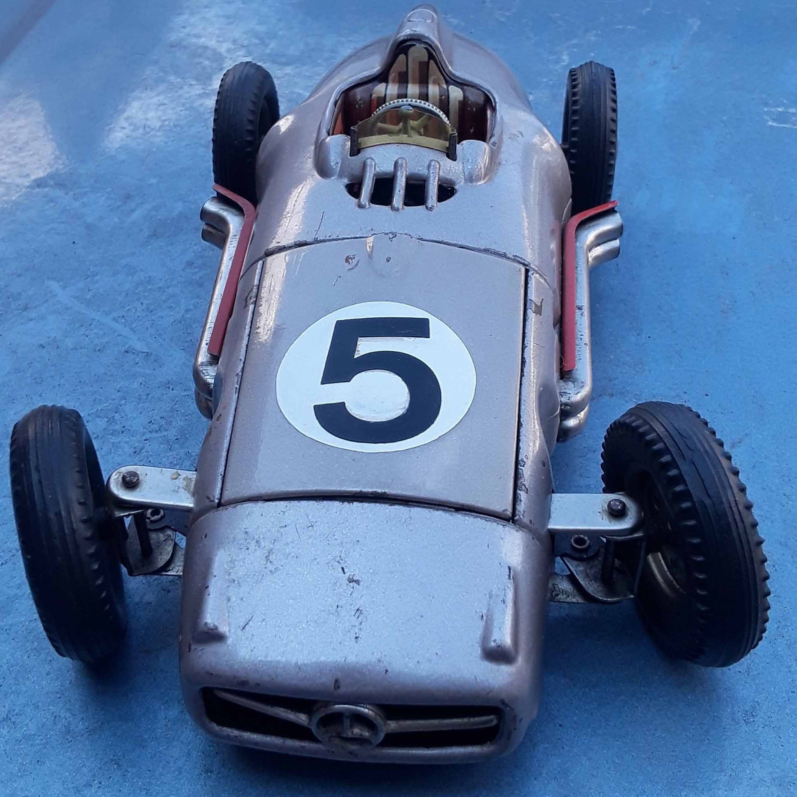 JNF Mercedes 194 racer "Solo" (made in Germany), c8, multiple programmable patterns, rack and pinion: JNF Mercedes 194 racer "Solo" (made in Germany), c8, multiple programmable patterns, rack and pinion steering, battery operated. Reserve: $359.00 Shipping: Domestic: Flat rate of $25.00 to anywhere wi