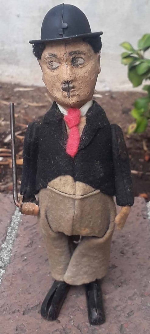 Ultra rare Schuco 940 "Charlie Chaplin" (made in Germany), c9, the figurine twirls his cane and - 2