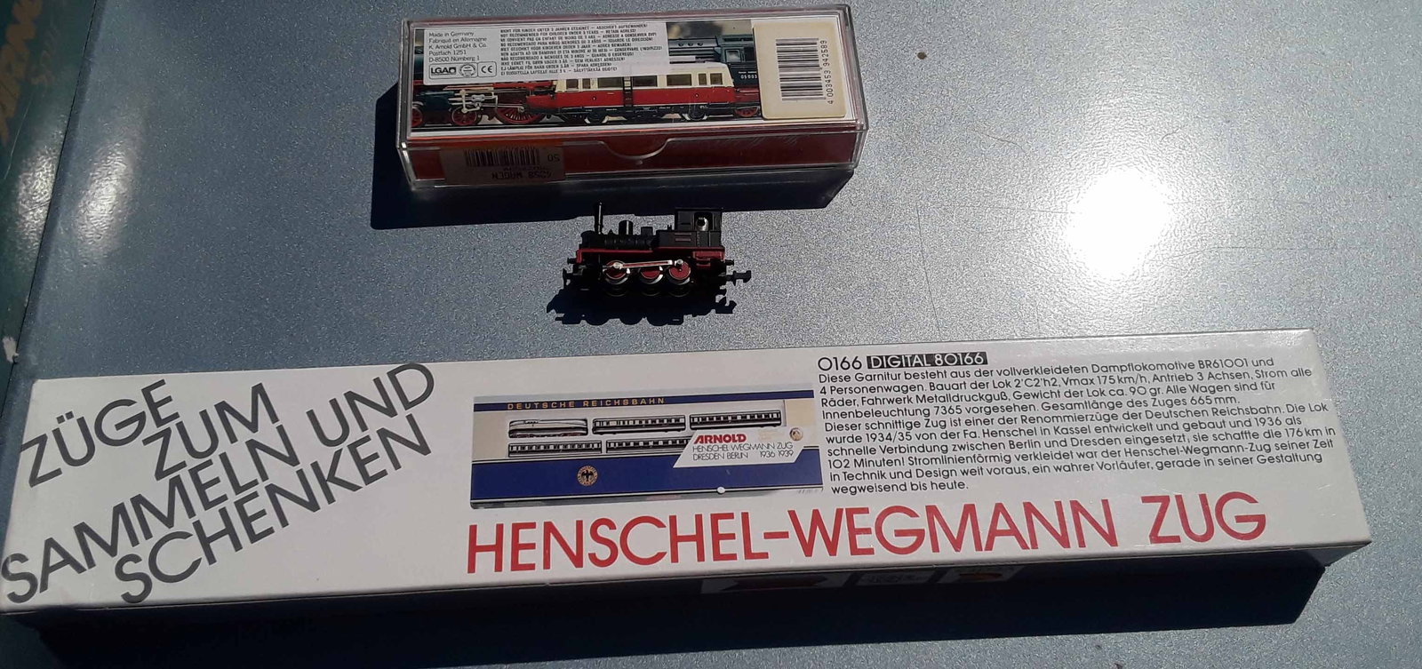 Arnold N scale train with live steam locomotive, c10. - 2