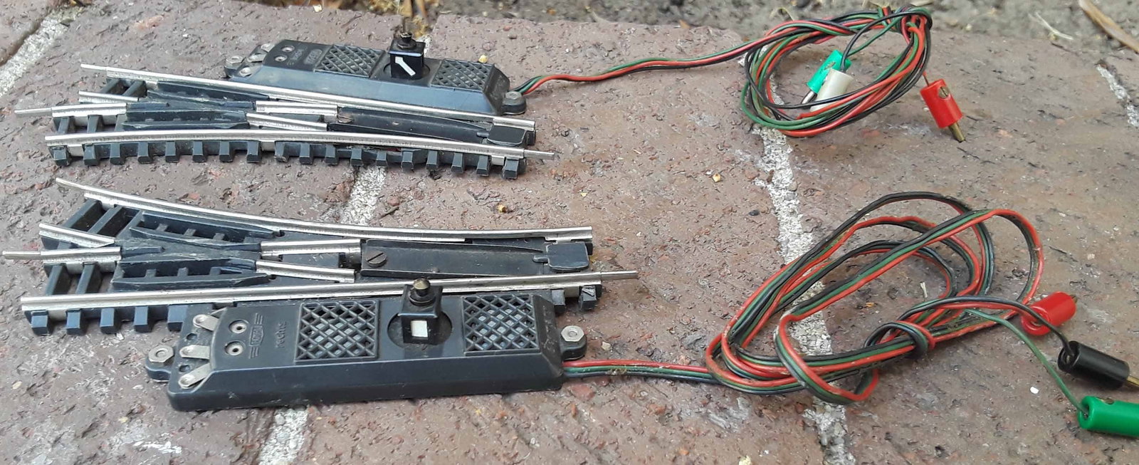 Rokal (Made in Germany) TT scale pair of electric switches, with pass/stop light, c9, comes complete (1 of 2)