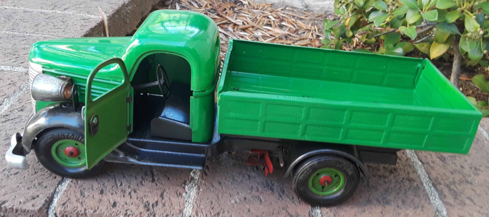 VeBe truck (Made in France cca 1950), c9. - 2