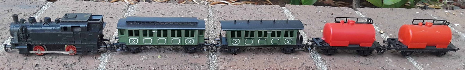 Berliner TT Bahn trainset , Made in Germany , TT scale, c9. - 2