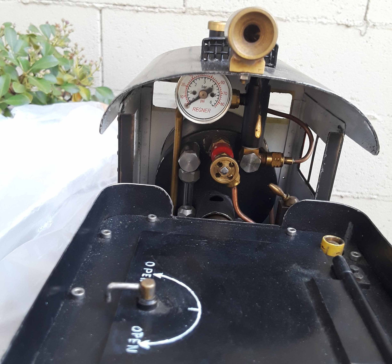 Climax live steam locomotive , Made in Germany , steel and brass construction, butane fired, has - 6