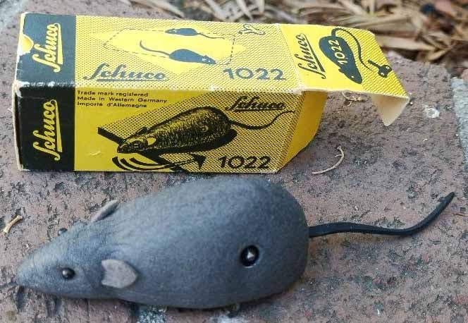 Schuco mouse 1022, no fall off the table action, c10, boxed,.: Schuco mouse 1022, no fall off the table action, c10, boxed,. Reserve: $38.00 Shipping: Domestic: Flat rate of $12.00 to anywhere within the contiguous U.S. International: Flate rate of $27.00 . Inter