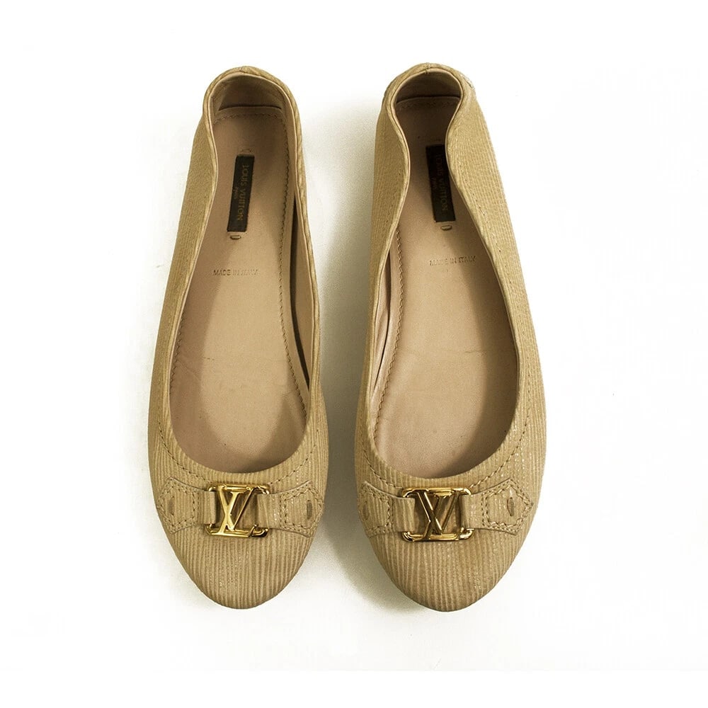 Louis Vuitton Beige epi leather Oxford ballerina ballet flats LV monogram 39,5: Title:Louis Vuitton Beige epi leather Oxford ballerina ballet flats LV monogram 39,5 Description:Louis Vuitton white patent leather with gold platform wooden wedge sandals 41 These Louis Vuitton