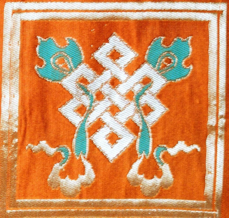 Eight Auspicious Buddhist Symbols - The Endless Knot (1 of 1)