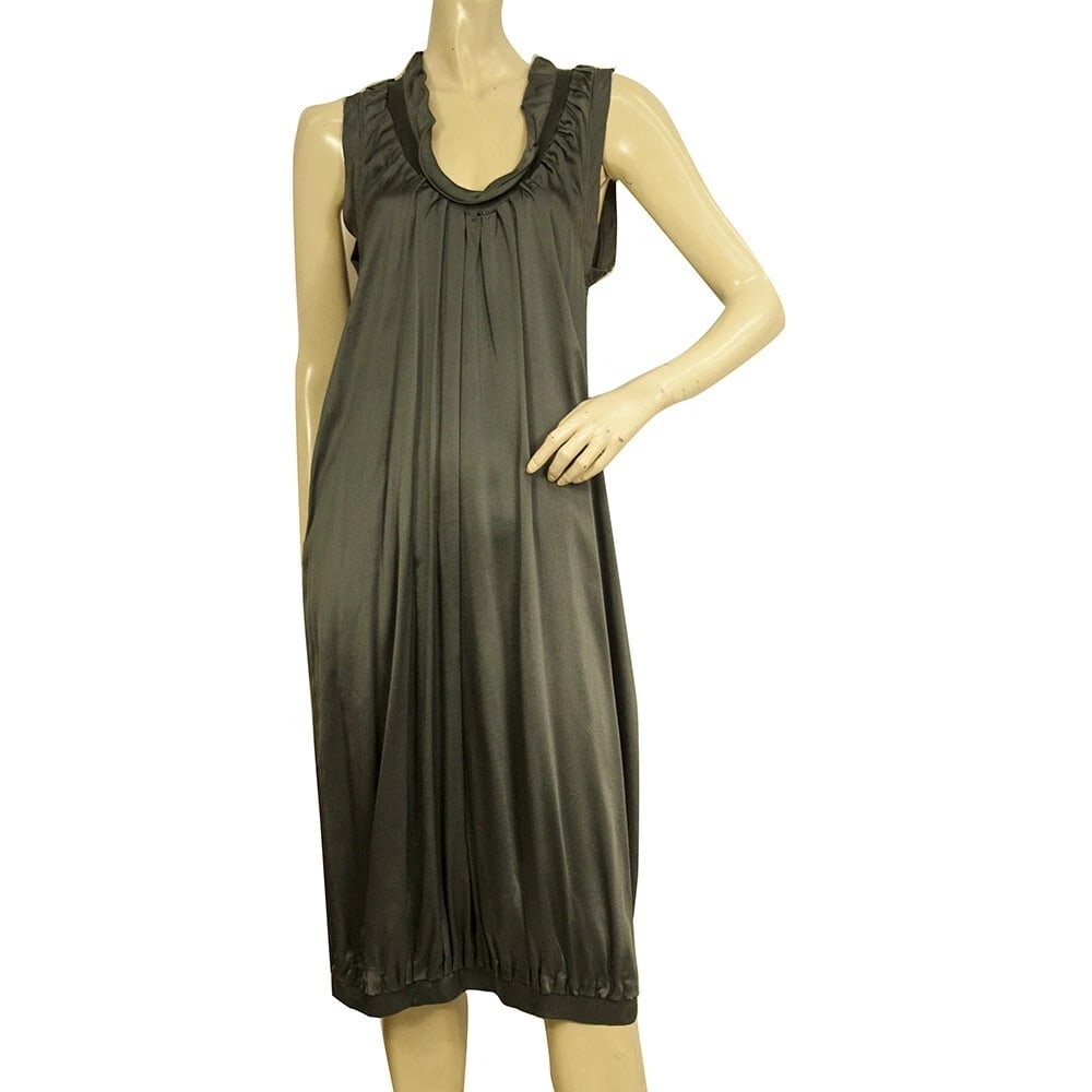 Yves Saint Laurent 100% silk midi sleeveless dress size with frills size S: Title:Yves Saint Laurent 100% silk midi sleeveless dress size with frills size S Description:Yves Saint Laurent 100% silk midi sleeveless dress size with frills size S If you?re wondering what to