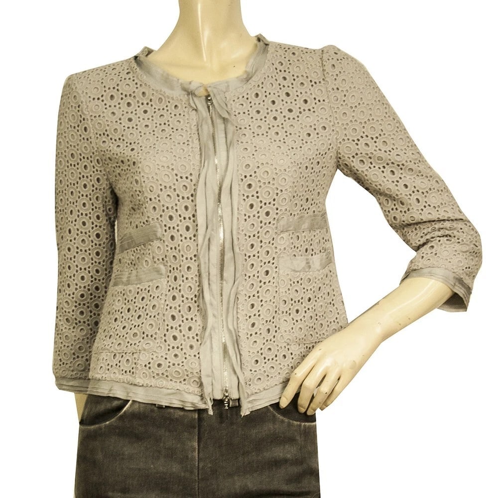 Armani Collezioni Gray Embroidered Lightweight Cardigan Jacket w. Zipper sz 38: Title:Armani Collezioni Gray Embroidered Lightweight Cardigan Jacket w. Zipper sz 38 Description:Armani Jeans White Polyamide Lightweight Casual Jacket w. Hood sz 40 Armani Collezioni Gray