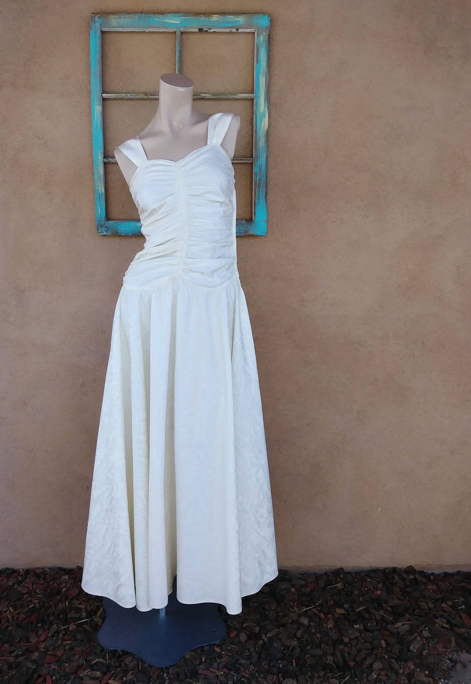 Vintage 1940s Evening Gown Wedding Dress with Bustle Sz S B32 W27: White, main body Red 'tail' insert, in back Black bustle bow Silk taffeta Fabric has a GORGEOUS almost floral watermark Crisp and swishes slightly with movement Wide straps Sweetheart neckline