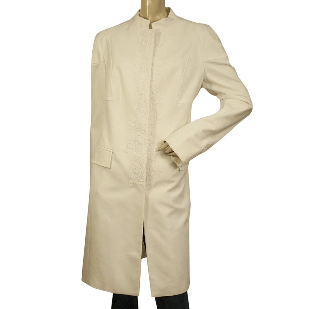 Versace White Cotton Blend Lace Trimming Collarless Hook & Eye Front Coat sz 48: Title:Versace White Cotton Blend Lace Trimming Collarless Hook & Eye Front Coat sz 48 Description:Versace White Cotton Blend Lace Trimming Collarless Hook & Eye Front Coat sz 48 Versace's bold and