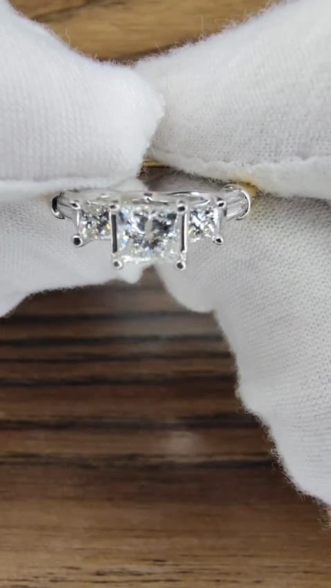 1.30CT CLASSIC PRINCESS NATURAL DIAMOND RING 14KT I/SI-2 *v - 2