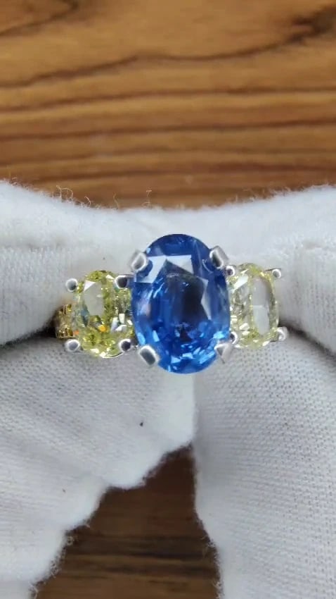 GIA Certified 5.42ct Natural No Heat Sapphire Yellow Diamonds Ring 18kt*v - 2