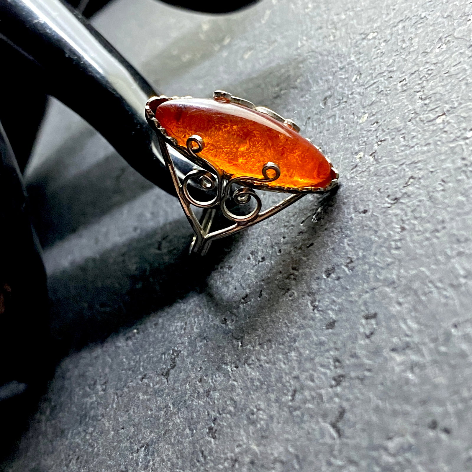 Fascinating Unique Vintage Amber Ring - 5
