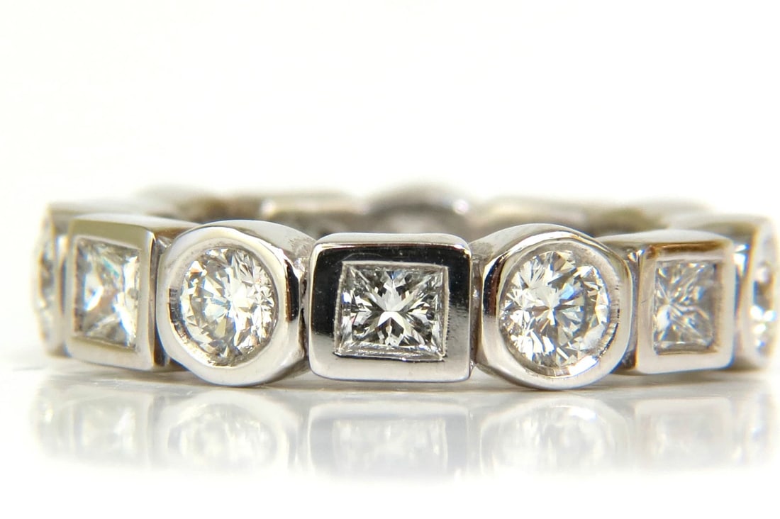 2.80CT NATURAL ROUNDS PRINCESS DIAMONDS ETERNITY BAND PLATINUM FLUSH DURABLE *v: Title: 2.80CT NATURAL ROUNDS PRINCESS DIAMONDS ETERNITY BAND PLATINUM FLUSH DURABLE *v Description: ONLY MAGNIFICENT JEWELS Modern Eternity band, Princess & Rounds 2.80ct natural diamonds Flush set,