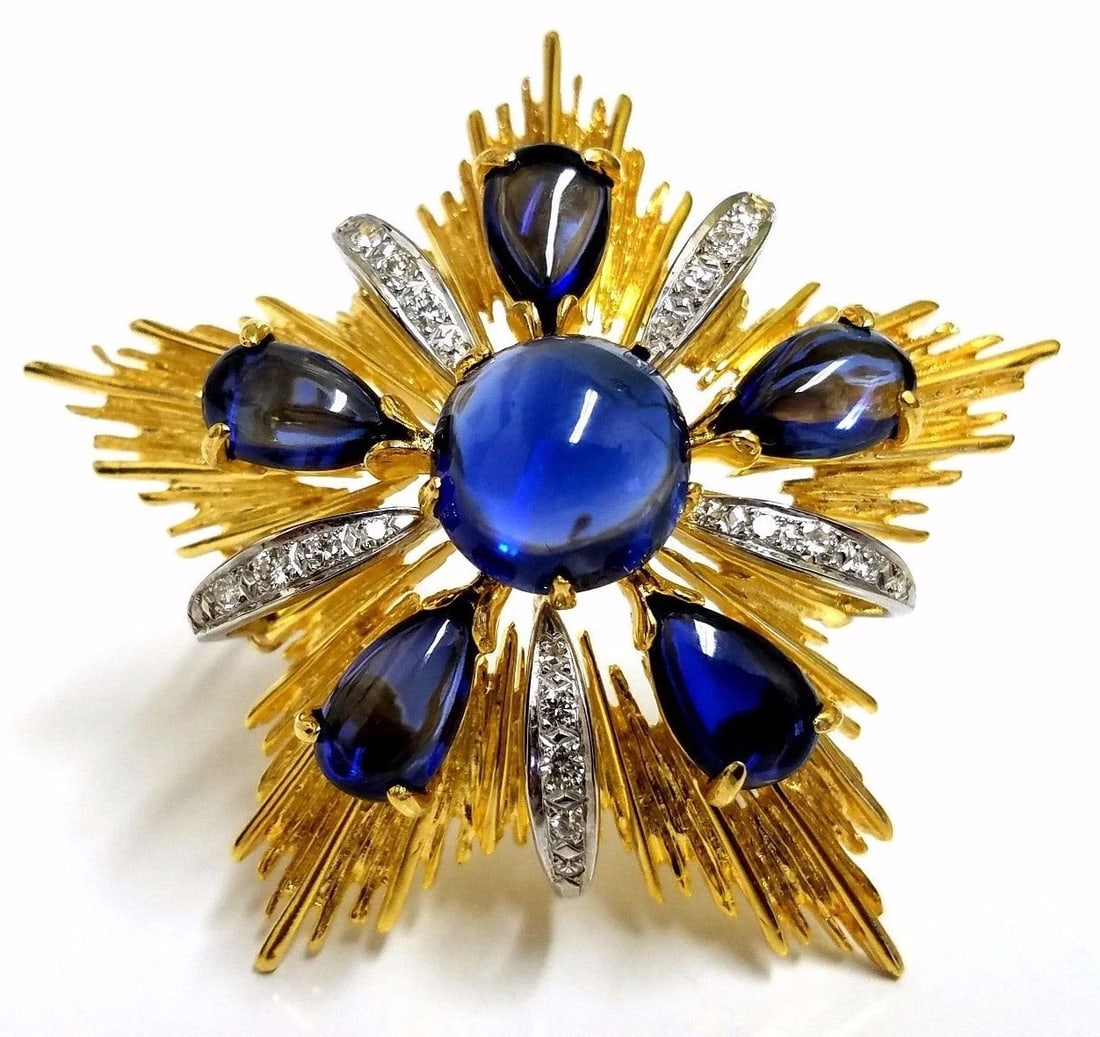 18kt 40ct Royal Medallion Brooch Pin Pendant Pearl Enhancer Ascot Knot**: Title: 18kt 40ct Royal Medallion Brooch Pin Pendant Pearl Enhancer Ascot Knot** Description: Raised Classic Starburst Royal Medallion Brooch / Pin / Pendant / Pearl Enhancer / Ascot Knot 40ct Lab Sapp