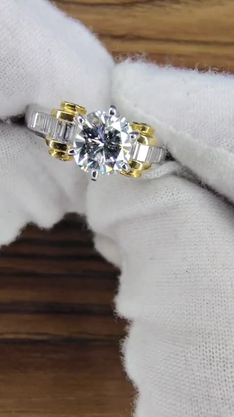 GIA Certified 1.01ct natural cushion cut baguettes diamond ring platinum E/Vs2*v - 2