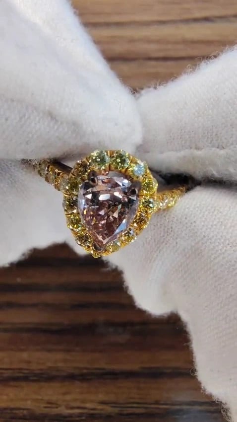 GIA Certified 2.04ct. Fancy Pink Diamond Ring 18kt *v - 2